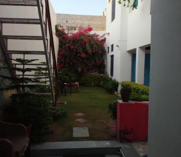 Pushkar House | Budget-Friendly Rajguru Guest House - Child Friendly Retreat
