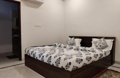 Malviya Nagar Apartment | Discover RajKamal Villa: Pet-Friendly Family Retreat