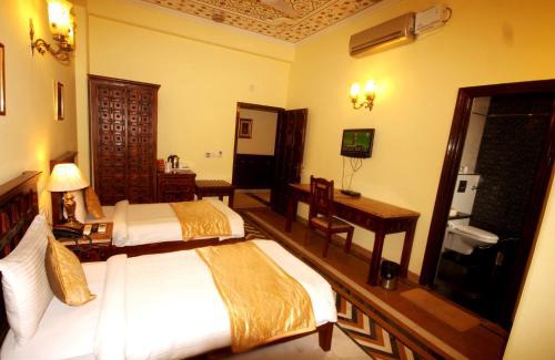 Amer Fort Road Hotel | Comfortable Rajputana Haveli in Jaipur with Family-Friendly Perks