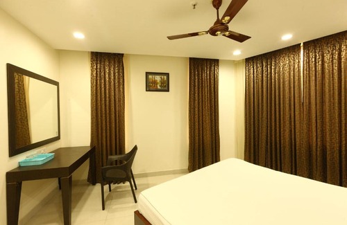 Guduvancheri Hotel | Budget-Friendly Stay at Rajus Residency Park with Breakfast