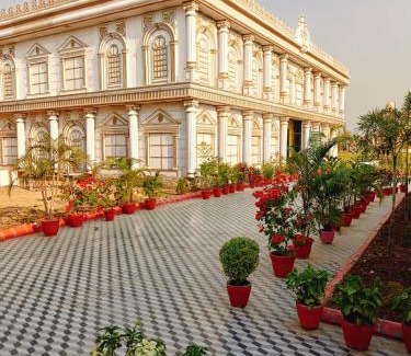 Singrauli Hotel | Discover Rajwada Palace with Pet-Friendly Amenities