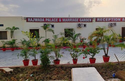 Singrauli Hotel | Discover Rajwada Palace with Pet-Friendly Amenities