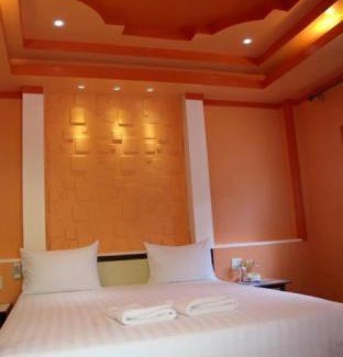 Nakhon Sawan Hotel | Family-Friendly Stay at Rak Kun Resort 2 with Dining Options
