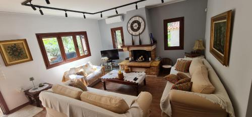 Zalongo House | Unforgettable Stay at Raki Apartment with Oceanfront Views