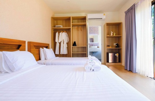 Kanchanaburi Bed & Breakfast | Relax at Rakmak Kan Resort & Cafe: Pool, Breakfast & Family Fun
