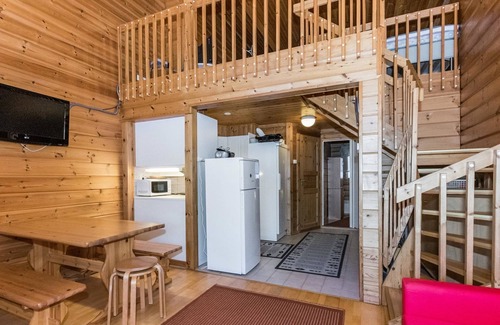 Kehys-Kainuu House | Relaxing Rakotuli 2 House with Lake View & Spa Amenities