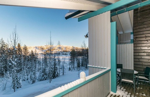 Kehys-Kainuu House | Relaxing Rakotuli 2 House with Lake View & Spa Amenities