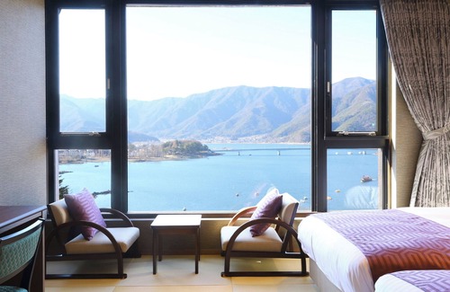 Azagawa House | Discover Rakuyu: Eco-Friendly Stay with Hot Tub & Breakfast