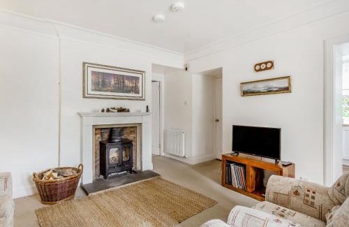 Newtyle House | Pet-Friendly Ralston Bothy: 4-Star Guest Rated Retreat