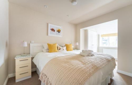 Ambleside House | Unforgettable Ralston Stay: Guest Rated 10/10, Family-Friendly