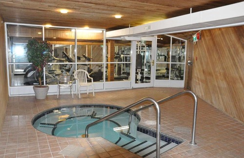 Clearbrook Hotel | Pet-Friendly Comfort at Ramada by Wyndham Abbotsford