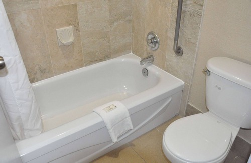 South Clearbrook Hotel | Family-Friendly Stay at Ramada by Wyndham Abbotsford