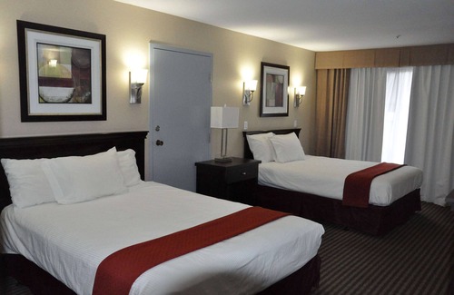 South Clearbrook Hotel | Family-Friendly Stay at Ramada by Wyndham Abbotsford