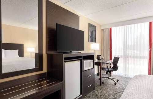 Alpena Hotel | Convenient Stay at Ramada by Wyndham Alpena with Spa & Pool