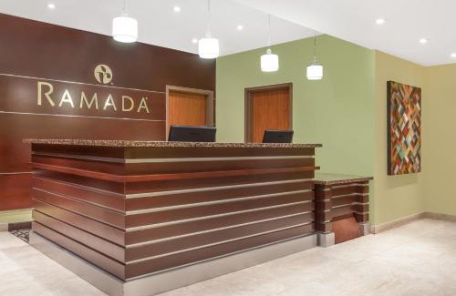 Carlyle Hotel | Discover Ramada by Wyndham Carlyle: Pet-Friendly Retreat
