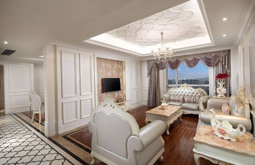 Beihu District Hotel | Discover Ramada by Wyndham Chenzhou: Family-Friendly Stay