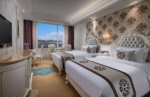 Beihu District Hotel | Discover Ramada by Wyndham Chenzhou: Family-Friendly Stay