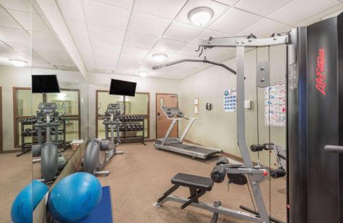 Clairmont Hotel | Pet-Friendly Ramada by Wyndham Clairmont: 8.3/10 Rated Stay