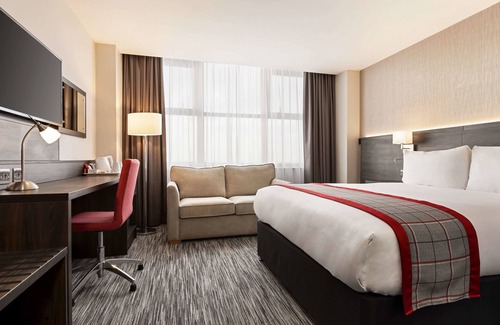 Cobham Hotel | Eco-Friendly Retreat at Ramada by Wyndham Cobham - Top Rated