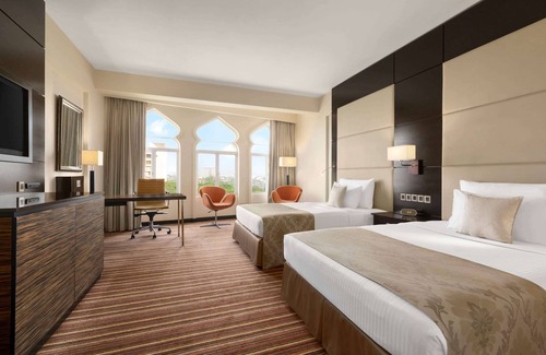 Kollupitiya Hotel | Discover Ramada by Wyndham Colombo: Eco-Friendly Retreat