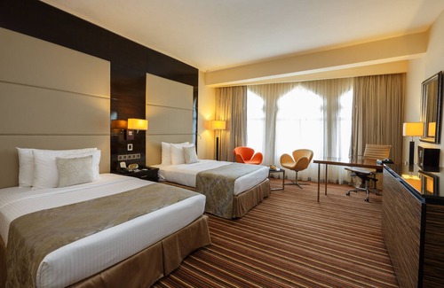 Kollupitiya Hotel | Discover Ramada by Wyndham Colombo: Eco-Friendly Retreat