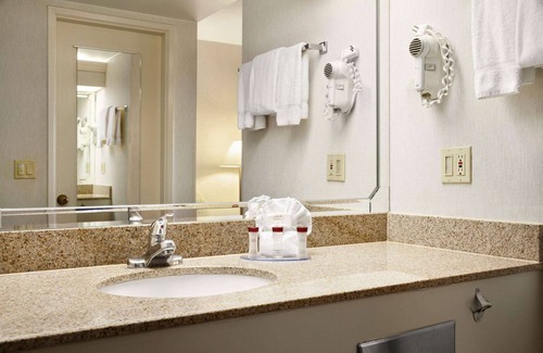 Downtown Hotel | Relax at Ramada by Wyndham Costa Mesa/Newport Beach