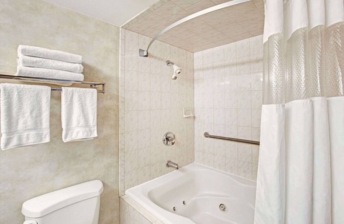 Flemington Hotel | Welcoming Stay at Ramada by Wyndham Flemington with Pool