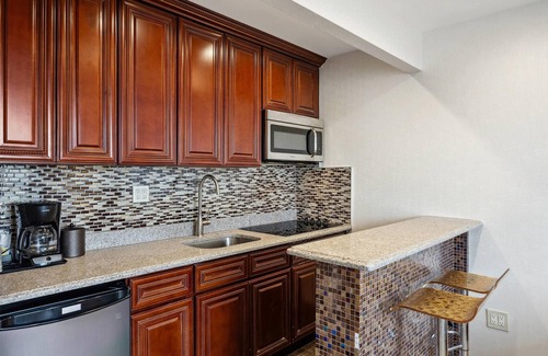 Flushing Chinatown Hotel | Eco-Friendly Ramada by Wyndham Flushing with Breakfast Included