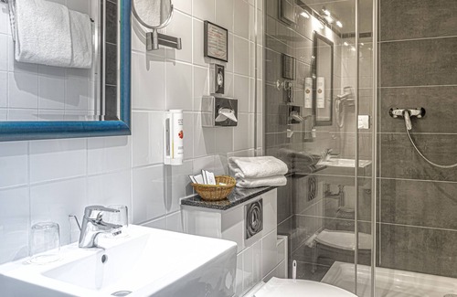 Bahnhofsviertel Hotel | Convenient Stay at Ramada by Wyndham Frankfurt Central Station