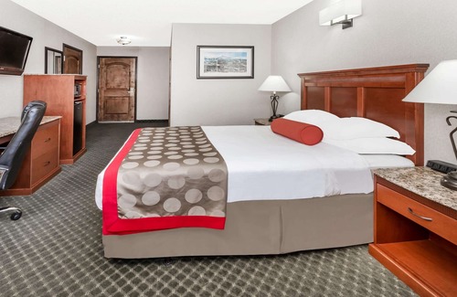 Frisco Hotel | Discover Ramada by Wyndham Frisco: Family-Friendly Retreat