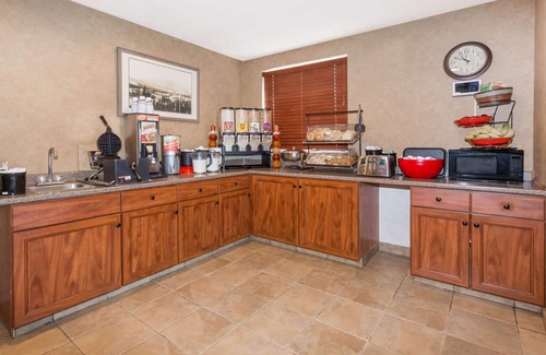 Frisco Hotel | Discover Ramada by Wyndham Frisco: Family-Friendly Retreat