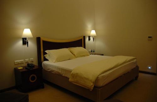 Jaipur Hotel | Discover Ramada by Wyndham Jaipur with Pool & Ocean View