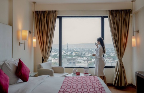 Vidhyadhar Nagar Hotel | Explore Ramada by Wyndham Jaipur North with Pool & Dining