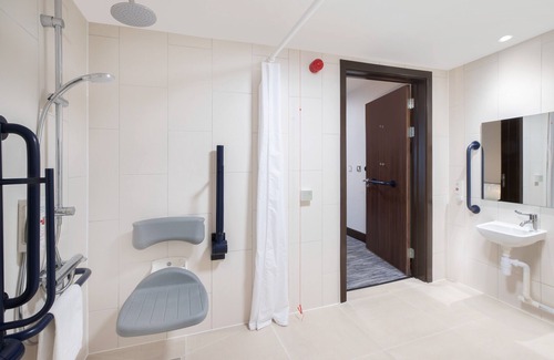 Leeds Hotel | Eco-Friendly Comfort at Ramada by Wyndham Leeds East