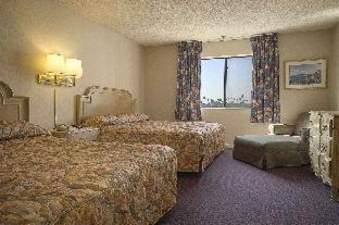 Wilshire Hotel | Explore Ramada by Wyndham Los Angeles with Family-Friendly Amenities