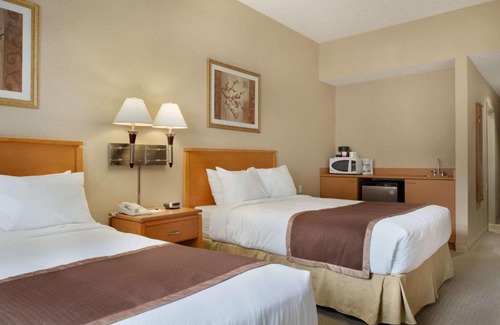 Regional District of Nanaimo Hotel | Comfortable Stay at Ramada by Wyndham Nanaimo for Families