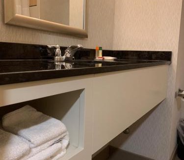 Fallsview Hotel | Discover Comfort at Ramada by Wyndham Niagara Falls/Fallsview