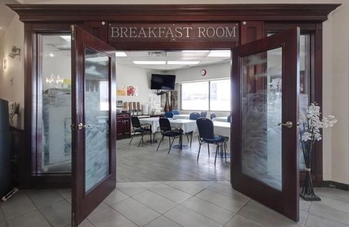 Nisku Hotel | Welcoming Ramada by Wyndham Nisku Edmonton Airport Hotel