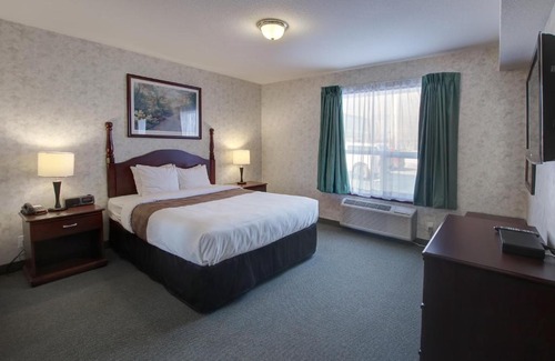 Nisku Hotel | Welcoming Ramada by Wyndham Nisku Edmonton Airport Hotel