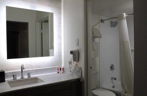 North Platte Hotel | Comfortable Stay at Ramada by Wyndham North Platte Hotel