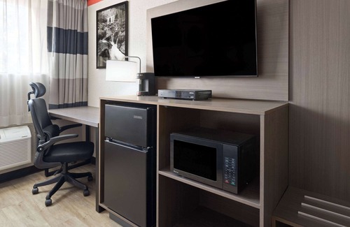Parsippany Hotel | Discover Ramada by Wyndham Parsippany with Family-Friendly Amenities