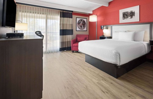 Parsippany Hotel | Discover Ramada by Wyndham Parsippany with Family-Friendly Amenities
