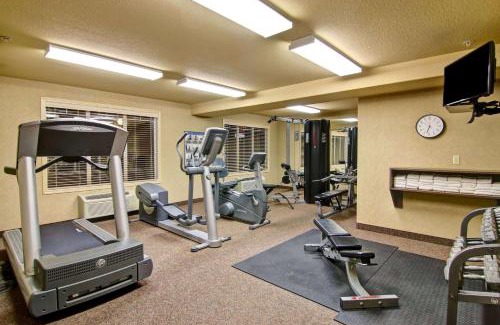Ponoka Hotel | Pet-Friendly Retreat at Ramada by Wyndham Ponoka