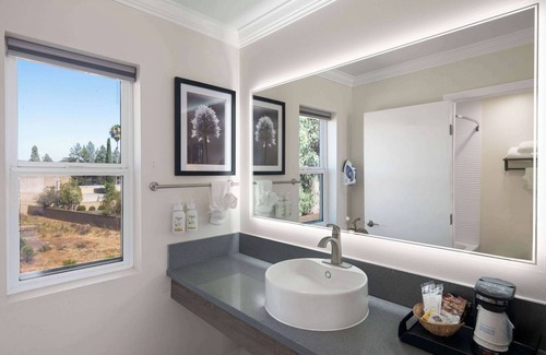 Poway Hotel | Inviting Ramada by Wyndham San Diego Poway Miramar Hotel