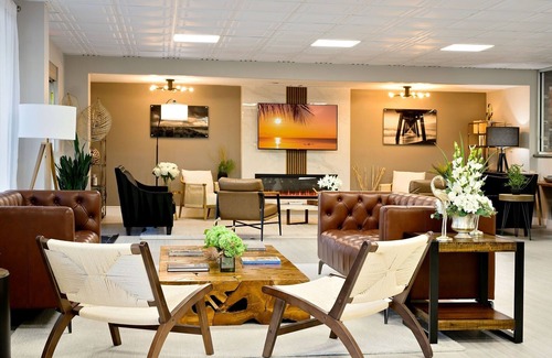 Whitfield Hotel | Serene Getaway at Ramada by Wyndham Sarasota Waterfront
