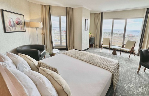 Suleymanpasa Hotel | Ramada by Wyndham Tekirdag: 5-Star Stay with Spa & Pool