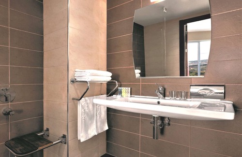 Suleymanpasa Hotel | Ramada by Wyndham Tekirdag: 5-Star Stay with Spa & Pool
