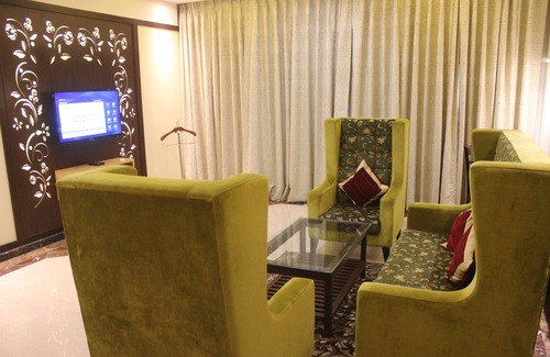 Chandauli Hotel | Explore Ramada by Wyndham Varanasi Katesar with Pool & Dining