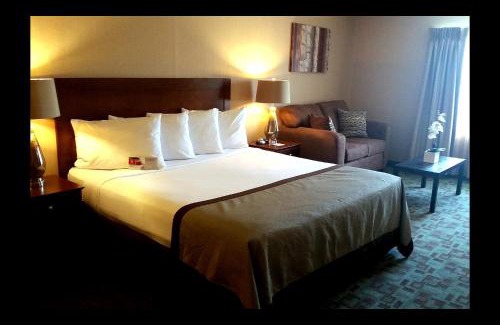 Norma Hotel | Oceanfront Retreat at Ramada by Wyndham Vineland Millville