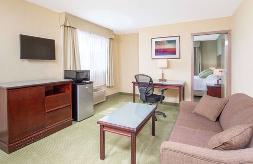 Williams Lake Hotel | Comfortable Stay at Ramada by Wyndham Williams Lake